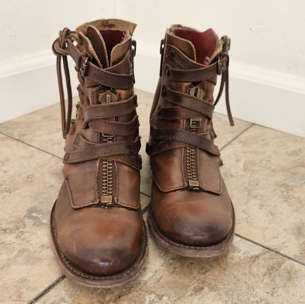 Freebird Limerick booties size 8